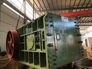 發往山東鋼鐵日照分公司基地，對輥破碎機P1210
